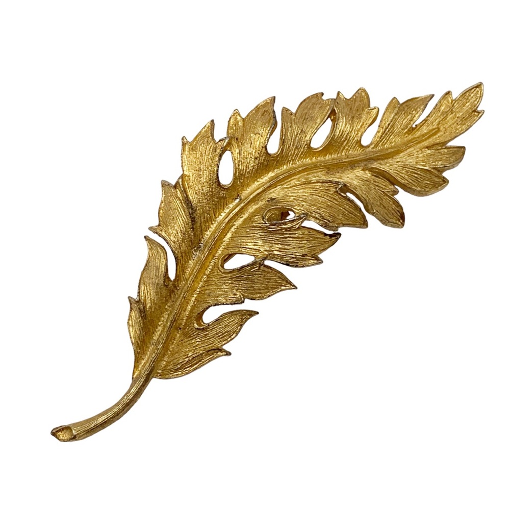 Coro 1961 vintage retro gold tone textured wavy leaf brooch pin